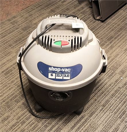 6 Gal. Shop Vac. Missing Hose