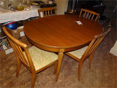 Nice Dining Table and Chairs