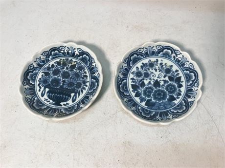 2 Delft Blue Wall Plates