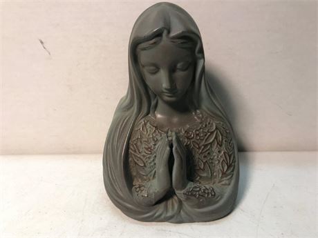 E-3096 Praying Madonna Planter