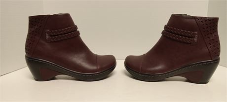 Adventure design Ankle Boots. Size 7.5