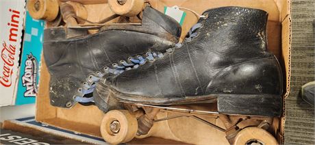 1914 Chicago Leather Roller Skates With Wood Wheels Official Roller Derby Skates