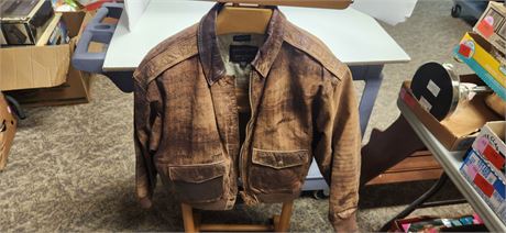 Thinsulate Adventure Bound Leather Jacket. Size Medium