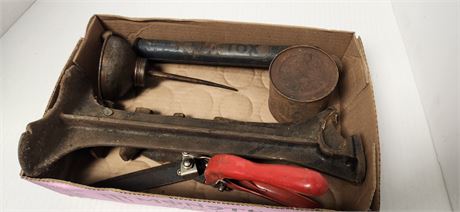 Vintage Oil Can Oiler & Vintage Tools