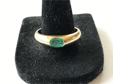 14kt Gold with Emerald Stone Size 7 Ring