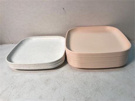 Tupperware Plates