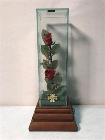 Vintage Chesterseal Lifesake Real Roses Music Box