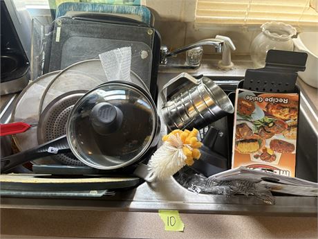 Kitchen Lot, Cutting Boards, Strainers, Misc