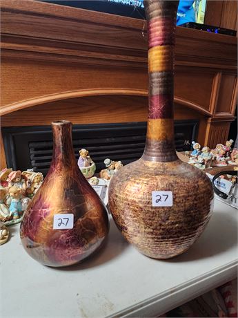 2 Vases