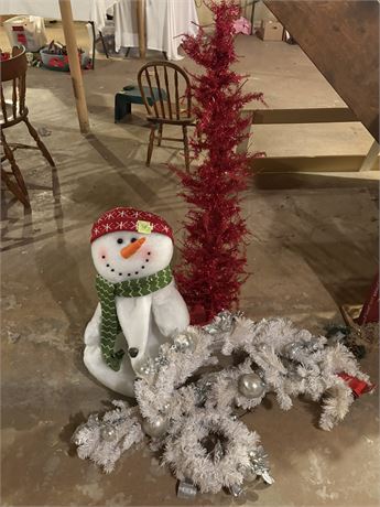 Snowman, Red Tree and Garland