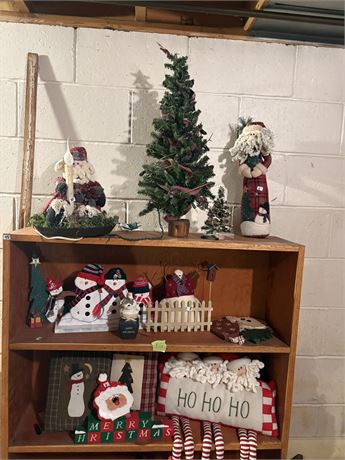 Holiday Decor Shelf Lot