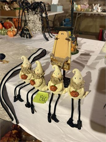 Halloween Decor, Sitting Ghosts