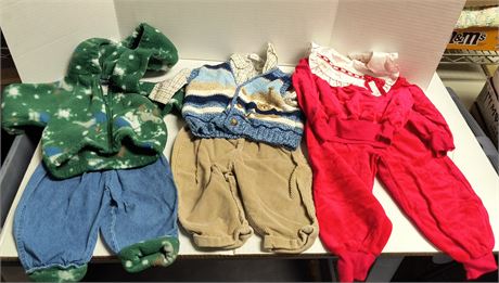 Lot Of Children's Clothing. Sizes 6-9 Months & 3T