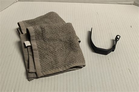 Fitbit & 2 Wash Clothes