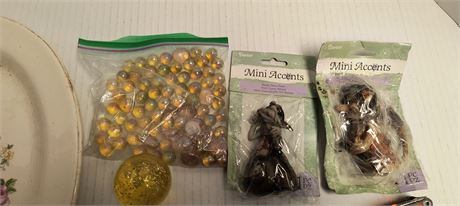 Mini Resin Pixies & Bakerite Plate  Misc. Glassware