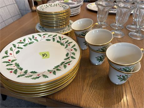 Lenox Holiday Set