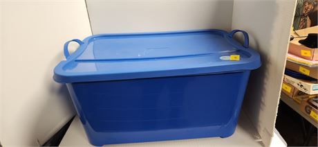 Storage Tote With ;Lid