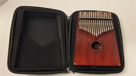 Gecko Kalimba Thumb Piano & Carry Case