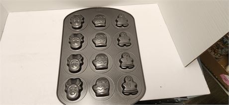 Wilton Baking Mold