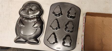 Penguin Cake Pan & Christmas Cupcake Mold
