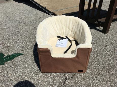 Amazon Basics Pet Bed