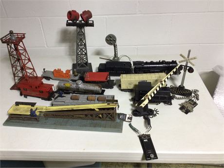 Vintage Pre - WW II Lionel Toy Train Engines, Cars, and Accessories