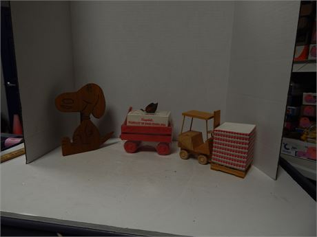 Wood Mouse & Wood Tow Motor & Wagon With Note Cards & Wood Snoopy