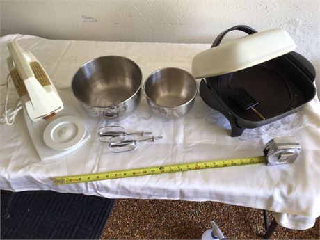 Kitchen Lot with Mixing Bowls