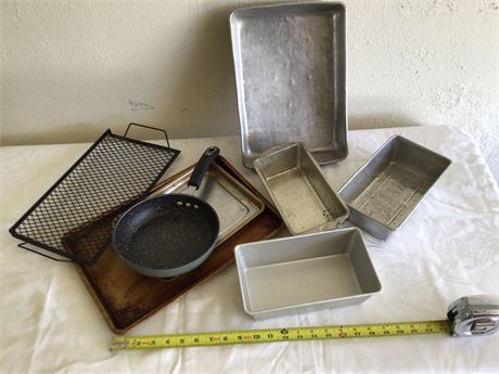 Assorted Kitchen Baking Pans
