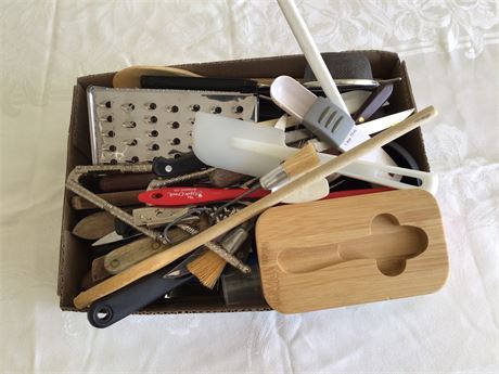 Miscellaneous Kitchen Lot