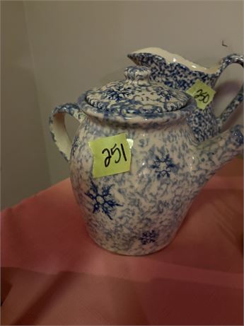 Blue Snowflake Henn Workshops Teapot (1)