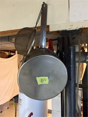 Pan, Strainer
