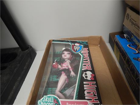 Monster High Draculara Doll