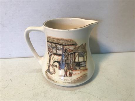(RESALE) Lancaster & Sandland Englishware Creamer