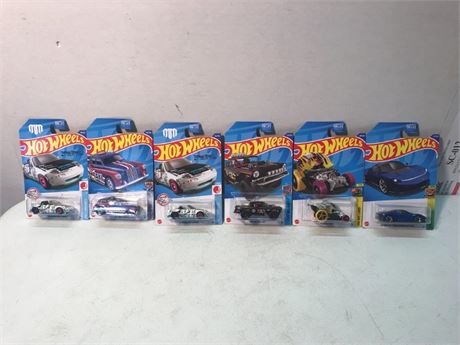6 Hot Wheels