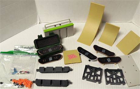 Tech Deck Mini Skateboard & Accessories