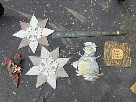 Holiday Wall Decor