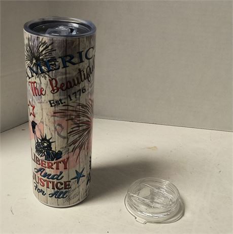 NEW Beverage Tumbler With Lid