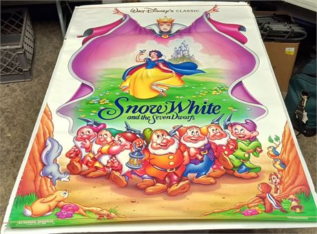 Small Snow White And Seven Dwarfs Poster