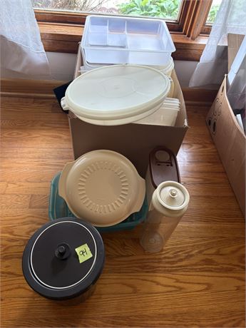 Kitchen Misc Lot, Tupperware