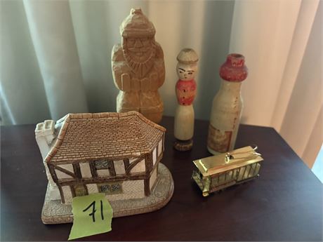 Wood Santa, Decor