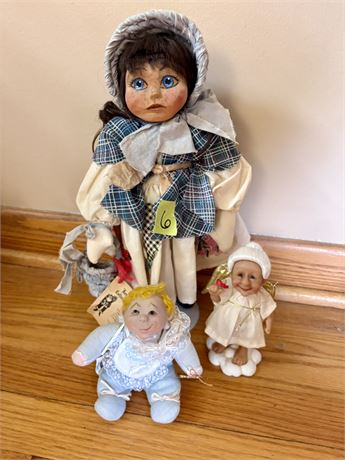 Kerin's Collectibles Hand Carved Wood Doll, Baby Cake Crumbs