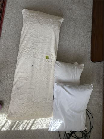 Body Pillow, Pillows