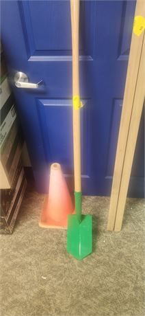 Garden shovel
