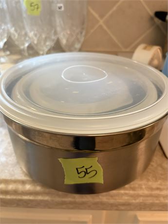Metal Bowl Set with Lids