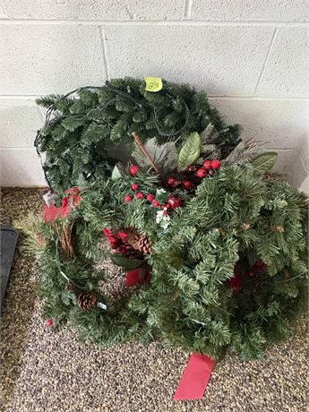 Wreaths, Holiday Decor
