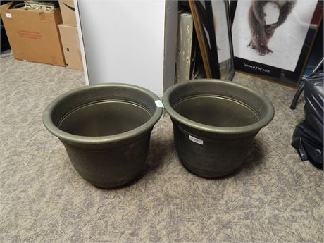 2 Large plastic Flower pots