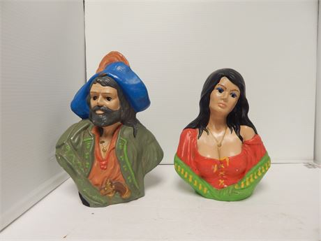 2 Decorative Statues