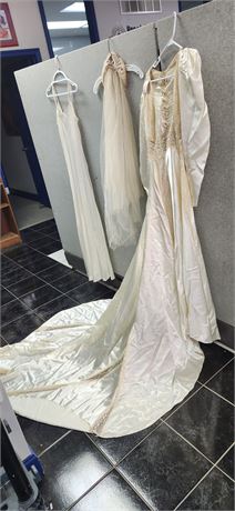 Vintage Wedding Dress & Vail & Slip. Shows Age Discoloring