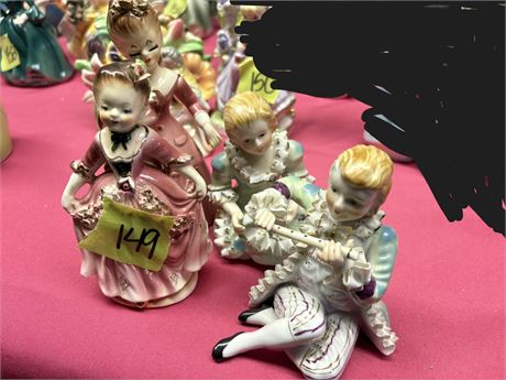 Figurines (4)